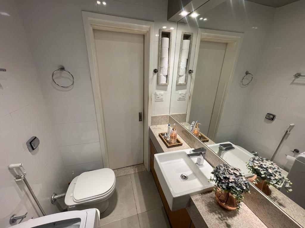 Апартаменты Lindo Apartamento Mobiliado, Uma Quadra Da Praia! Рио-де-Жанейро Экстерьер фото